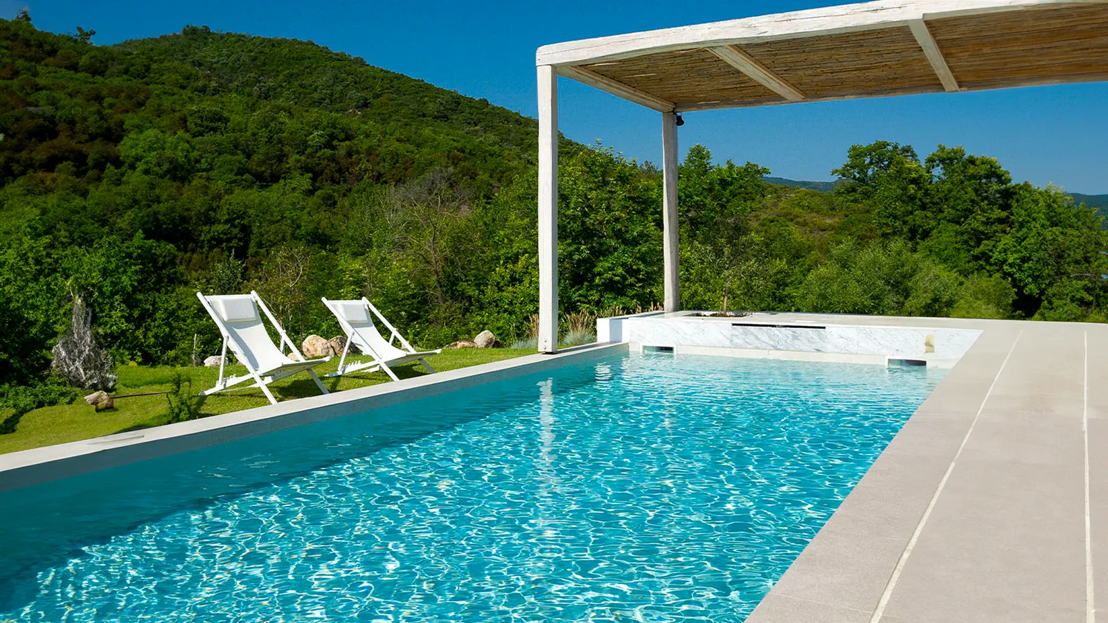 X-Pools fiberglass pool manufacturing detail